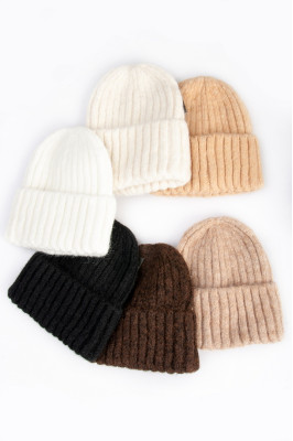 Шапка жіноча